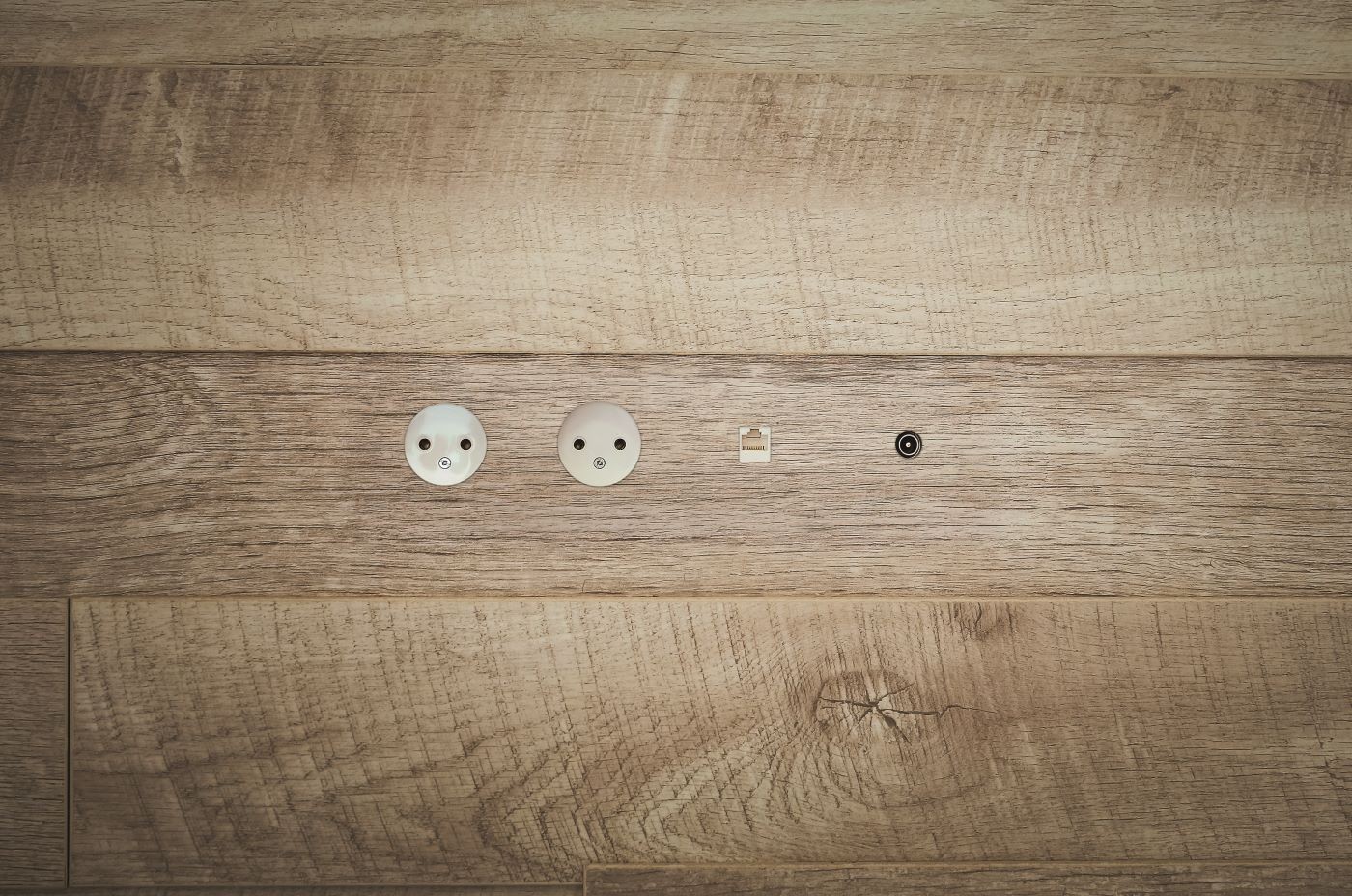 Tomada Invisível: Funcionalidade e Estilo na Decoração Moderna